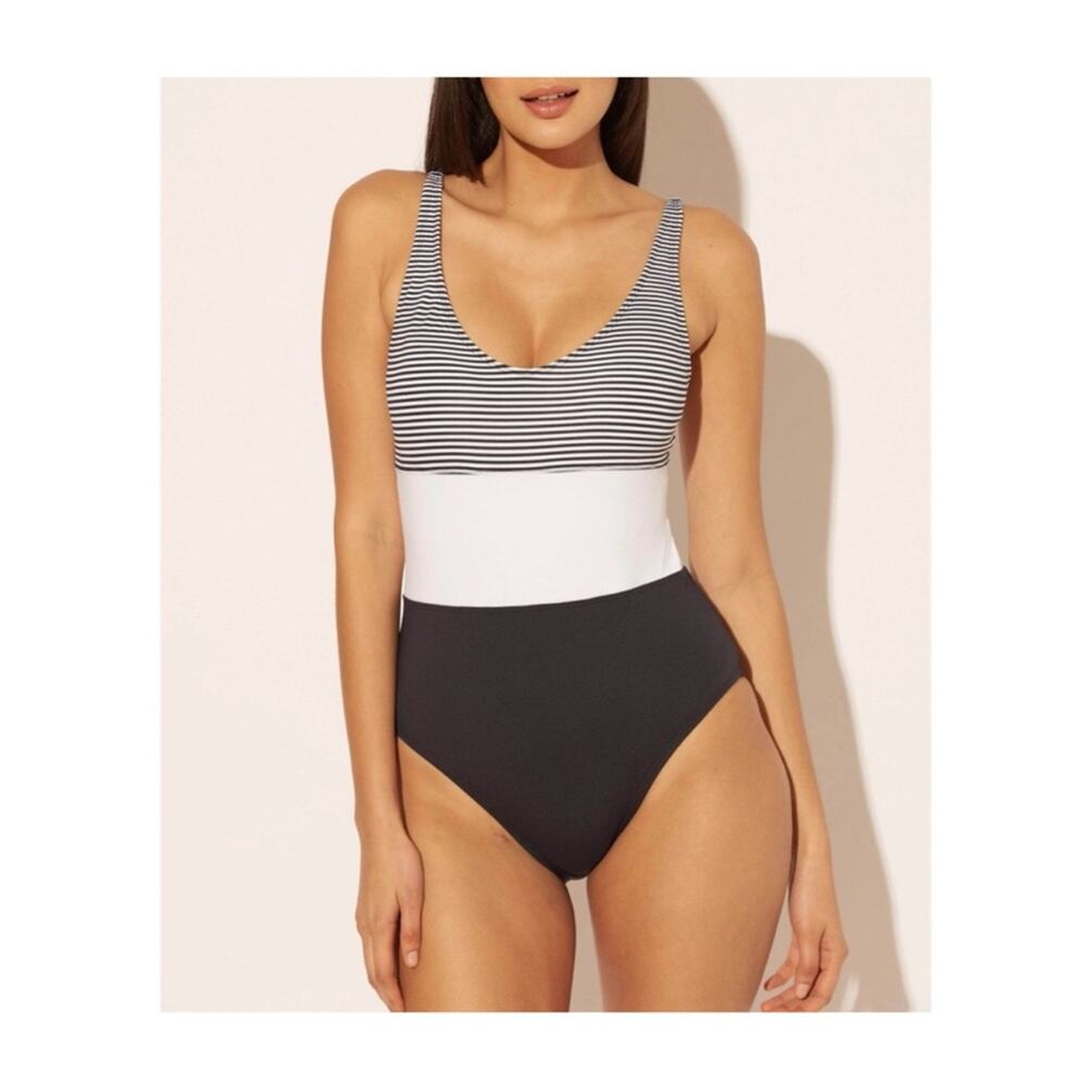 Bleu Rod Beattie One Piece
Swimsuit Size 6 Nwot $119